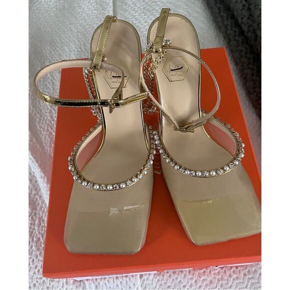 Nalebe
Stellar Embellished Mesh Pumps - Picture 4 of 7